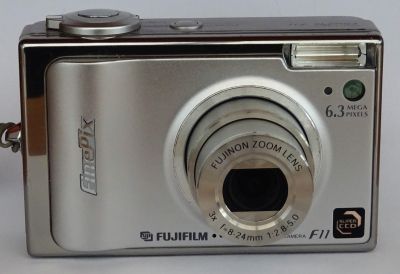  Fujifilm F11 Zoom