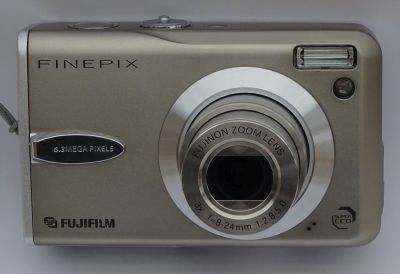  Fujifilm F30