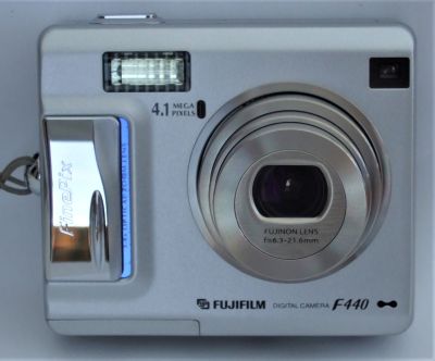  Fujifilm F440