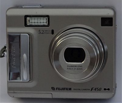 Fujifilm F450