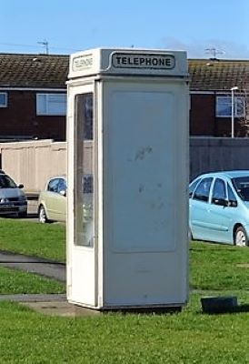  K8 telephone box on Moorfoot Close, Hull