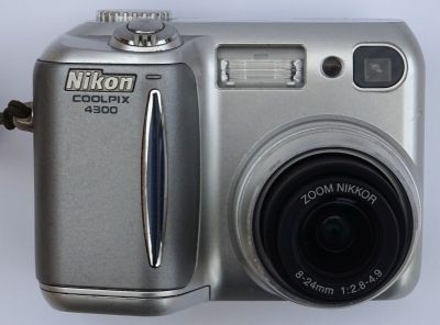  Nikon Coolpix 4300