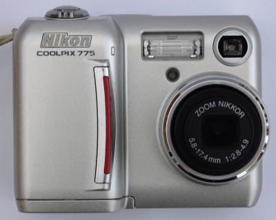  Nikon Coolpix 775 