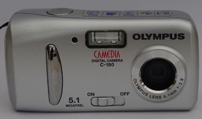  Olympus Camedia C-180 