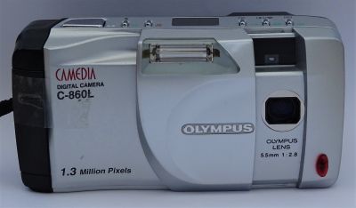  Olympus C-860L 