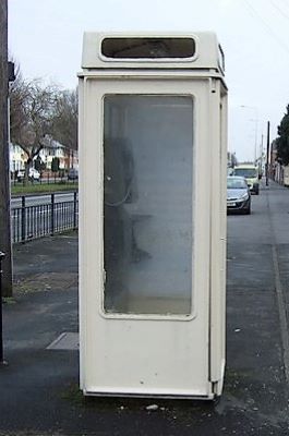  K8 telephone box on Spring Bank West, Hull