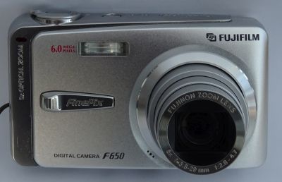  Fujifilm F650