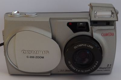  Olympus C-200 Zoom